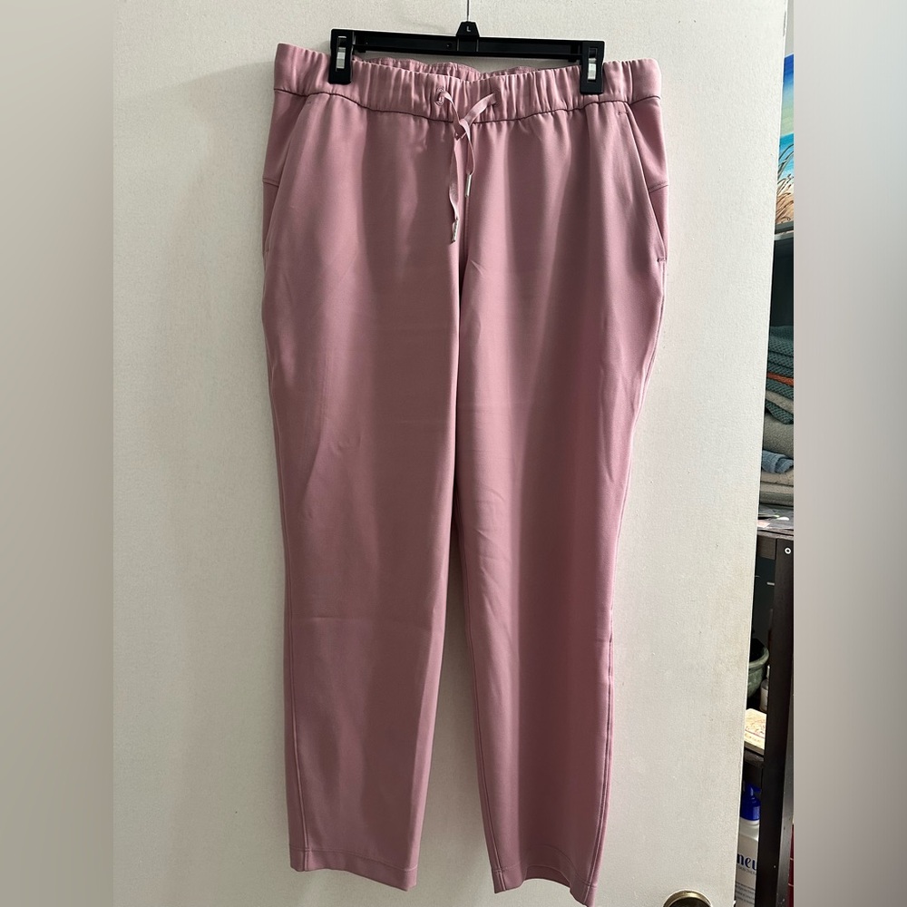 Lululemon 🌟 On The Fly 🌟 7/8 Pink Taupe Mid-Rise Travel Ankle 🌟 Sz 10